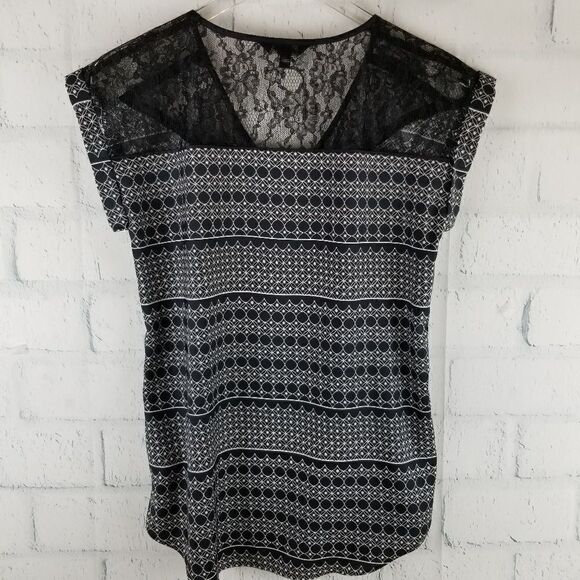 EXPRESS Capped Sleeve with Lace Accent. Size S. - Picture 5 of 8